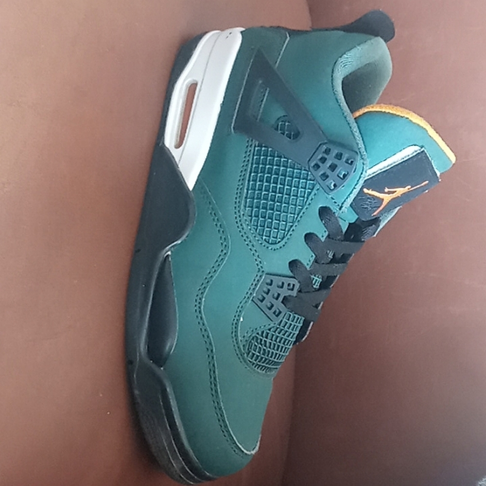 Jordan retro 4